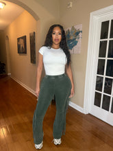 Load image into Gallery viewer, Fara pants in olive