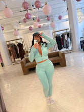 Load image into Gallery viewer, Spring days set in aqua