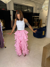 Load image into Gallery viewer, Ruffle pants in pink