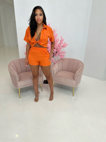 Loni set in orange