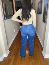 Load image into Gallery viewer, Monroe jeans in mid wash